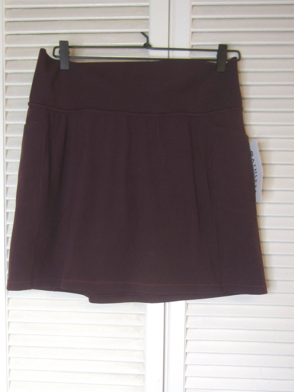 NWT Athleta Salutation Stash 16.5“ Skort in spiced cabernet - Size large - Picture 5 of 9